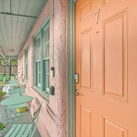 Dive Into The 50S- Restored Motel In St Augustine
